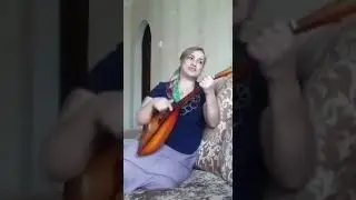 Чеченка красиво спела на Чеченском