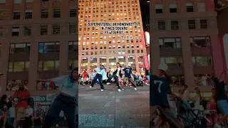 #supernatural or #howsweet 🤔 #newjeans #kpoinpublic #timessquare