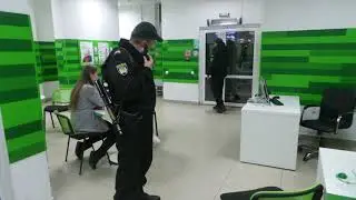 Приватбанк блокирует карты правозащитников