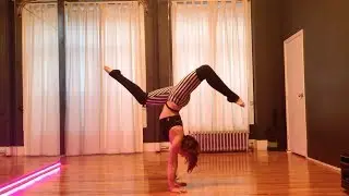 Handstands Tutorial with Rebecca Starr (in English)