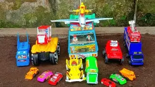 Mainan mobil-mobilan, mobil balap, truck tronton,mobilmonster,mobil pemadam,mobilmiliter,pesawat.