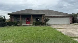 204 Oak Park Crossing, Pearl, MS Presented by Daniel Ward.