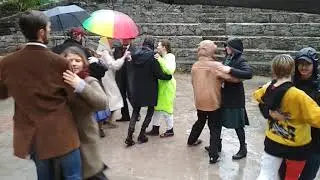 танцы под дождём продолжение