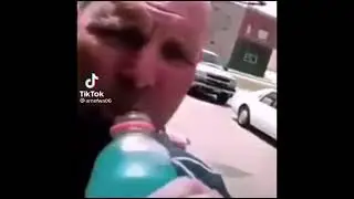 мужик идёт, и что то говорит, но нам этого не понять