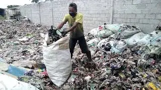 Daur ulang sampah plastik jadi bahan bangunan