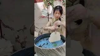 Making Chinese hand-painted fans, half natural, half artificial. #painting #art #diy