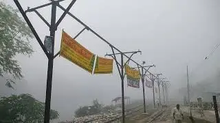 শীতকালের একটি কুয়াশার সকাল। সাথে গ্রামীণ দৃশ্য