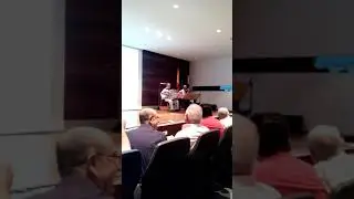 La vida es bella. Violín y acordeón.