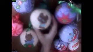 Новогодние шарики, вышитые крестиком и бисером.