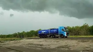 облачно-грозовой фронт и молния