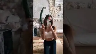 Что она с огурцом будет делать ?