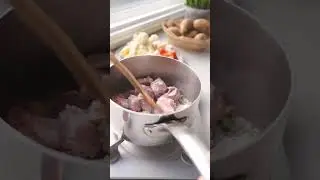 Vietnamese Pork Spare Rib Soup with Potatoes, Carrots, and Cauliflower (Canh Sườn Khoai Tây Ca Rốt)