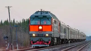 ТЭП70-0423 с поездом №376Я под стук колес мчится по перегону Тобысь - Ярега