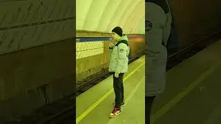 КАК ОРИЕНТИРОВАТЬСЯ В ПЕТЕРБУРГСКОМ МЕТРО?? #поезд #метро #метроспб #shortsvideo #номерной
