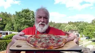 # 133 Pizza vom Kugelgrill