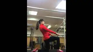 THIGH STRETCH в 3D, на столе трапеции