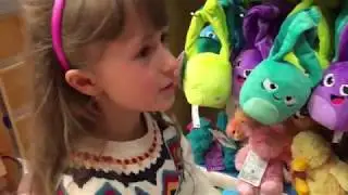 Игрушечный магазин Английский с Николеттой Видео для детей Toy shop
