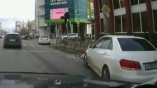 Последние секунды жизни мотоциклиста попали на видео