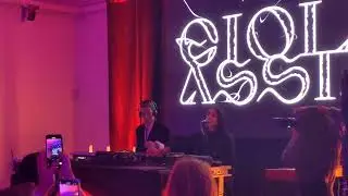 Gioli & Assia plays 