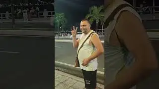 Михаил Г. позирует с сигаретой.
