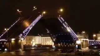 Разводка Дворцового моста с музыкальным сопровождением
