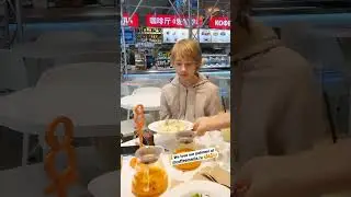 Дети Натальи Водяновой едят пельмени