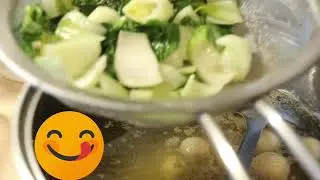 KELUARGA BULE LAHAP MAKAN MIE AYAM BAKSO SAPI #SHORT DARI JERMAN