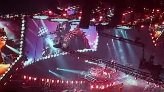 Kiss live centre Bell 18nov2023 vidéos de Babass Métal