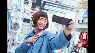 Sony Vlog Camera ZV-1 - Fotocamera Digitale con schermo LCD direzionabile ideale per Vlog e video 4K