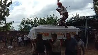 Pemakaman Bapak, Ferdinan Makunimau