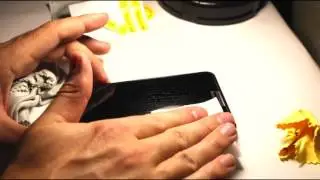 How to stick the glass on your phone
