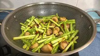 ASPARAGUS WITH BUTTON MUSHROOM