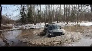 Первый заплыв УАЗ Патриот V8 3UZ-FE 300 ЛС и УАЗ Хантер на 42 тракторах