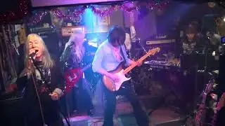 04 Back In This Place / Witch's Shot Live 2022/12/18