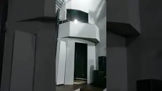 Парадный вход я свой покрашу в черный цвет Других цветов как будто не было и нет...