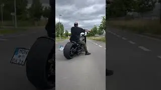 ac_fortyeight shows us how it's done! #drjekillandmrhyde #harleydavidson #fatboy