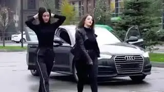Танцуют Калинка малинка
