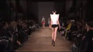 Amaya Arzuaga. Desfile Paris Primavera/Verano 2011