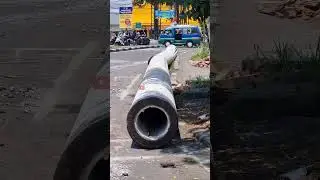 SEPULUH PAKU BUMI JATUH DI JALAN KOTA BANDUNG