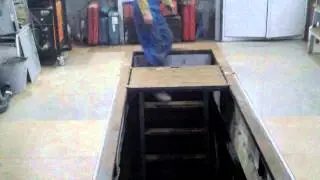 Яма с лифтом