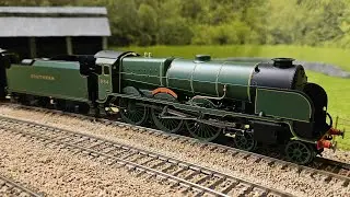Hornby R3862 Lord Nelson class 864 'Sir Martin Frobisher' OO gauge review
