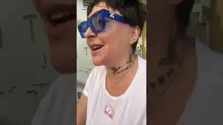 Пишите  комментарии под клипом ✌️