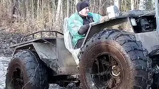 Прокатились  за клюквой на болото на вездеходе
