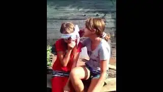 Пародия ( как девушки смеются при парнях)