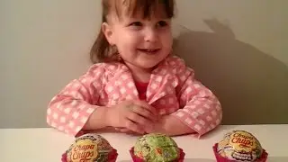 Открываем шоколадные шары Чупа Чупс Фиксики Пчелка Майя шары с сюрпризом игрушки surprise balls toys
