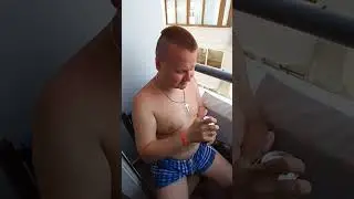 Открываю пиво в Турции