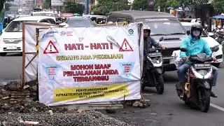 GALIAN PROYEK KABEL BAWAH TANAH DI KOTA BANDUNG GANGGU LALU LINTAS KENDARAAN