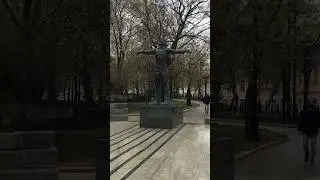 Памятник Высоцкому