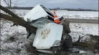 В Буденновском округе начинающий водитель не справился с управлением и въехал в дерево.