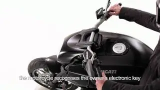 Ducati Diavel 3 - Handsfree and Ducati Safety Pack